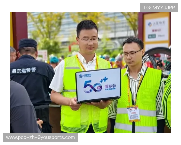 自行车赛事推行绿色补给站减少塑料使用，绿色自行车海报